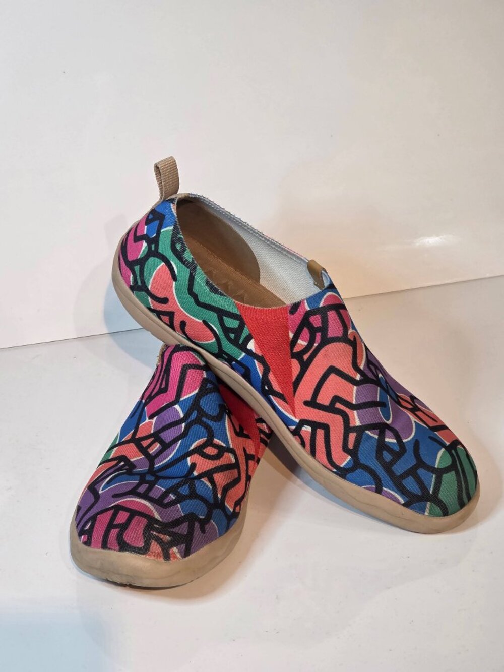 UIN Toledo Women's Art Painted Canvas Slip On Travel Loafers - Size US 9